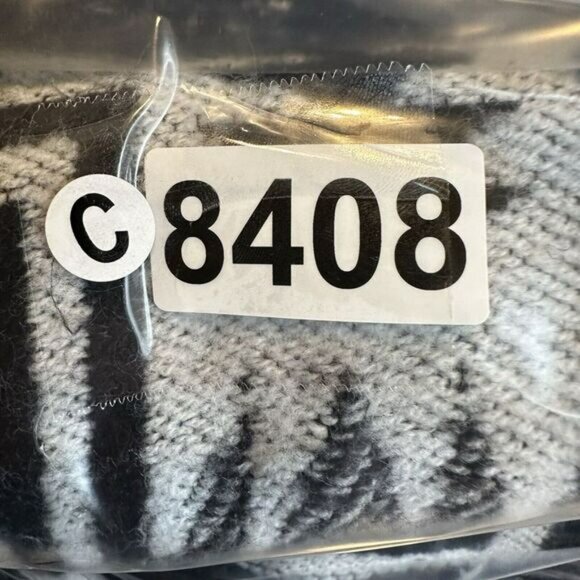 Old Navy Aztec Poncho One Size Open Front Shawl Sweater Cape Black‎ White - Picture 6 of 6